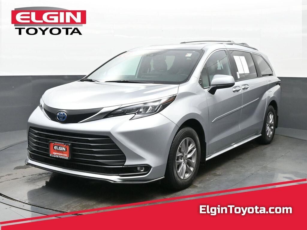 2025 TOYOTA Sienna