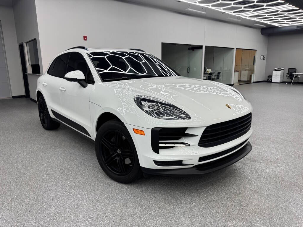 2019 PORSCHE Macan