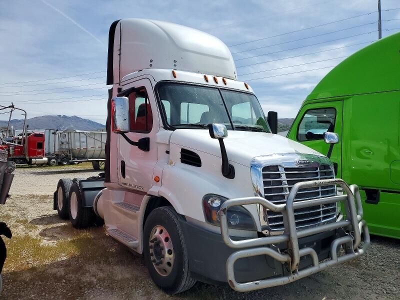 2016 FREIGHTLINER Cascadia