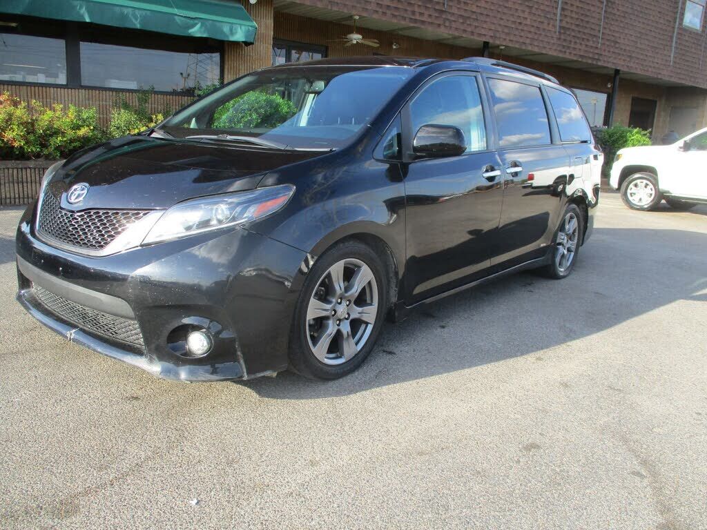 2017 TOYOTA Sienna