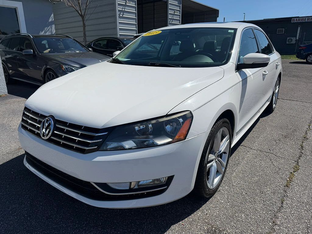 2013 VOLKSWAGEN Passat