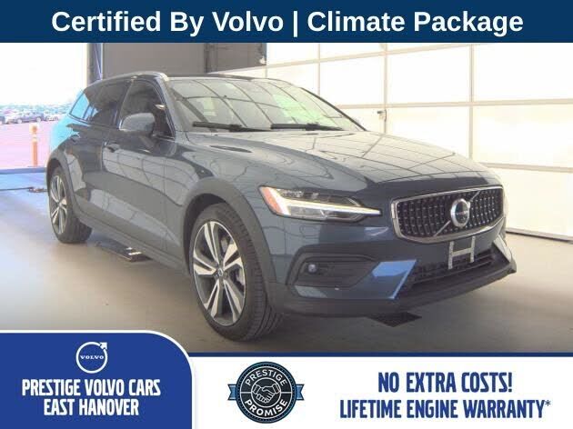 2025 VOLVO V60CC