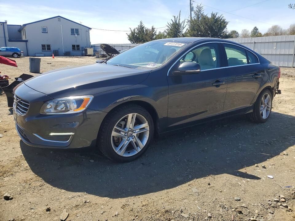 2015 VOLVO S60