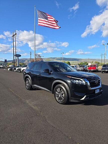 2022 NISSAN Pathfinder