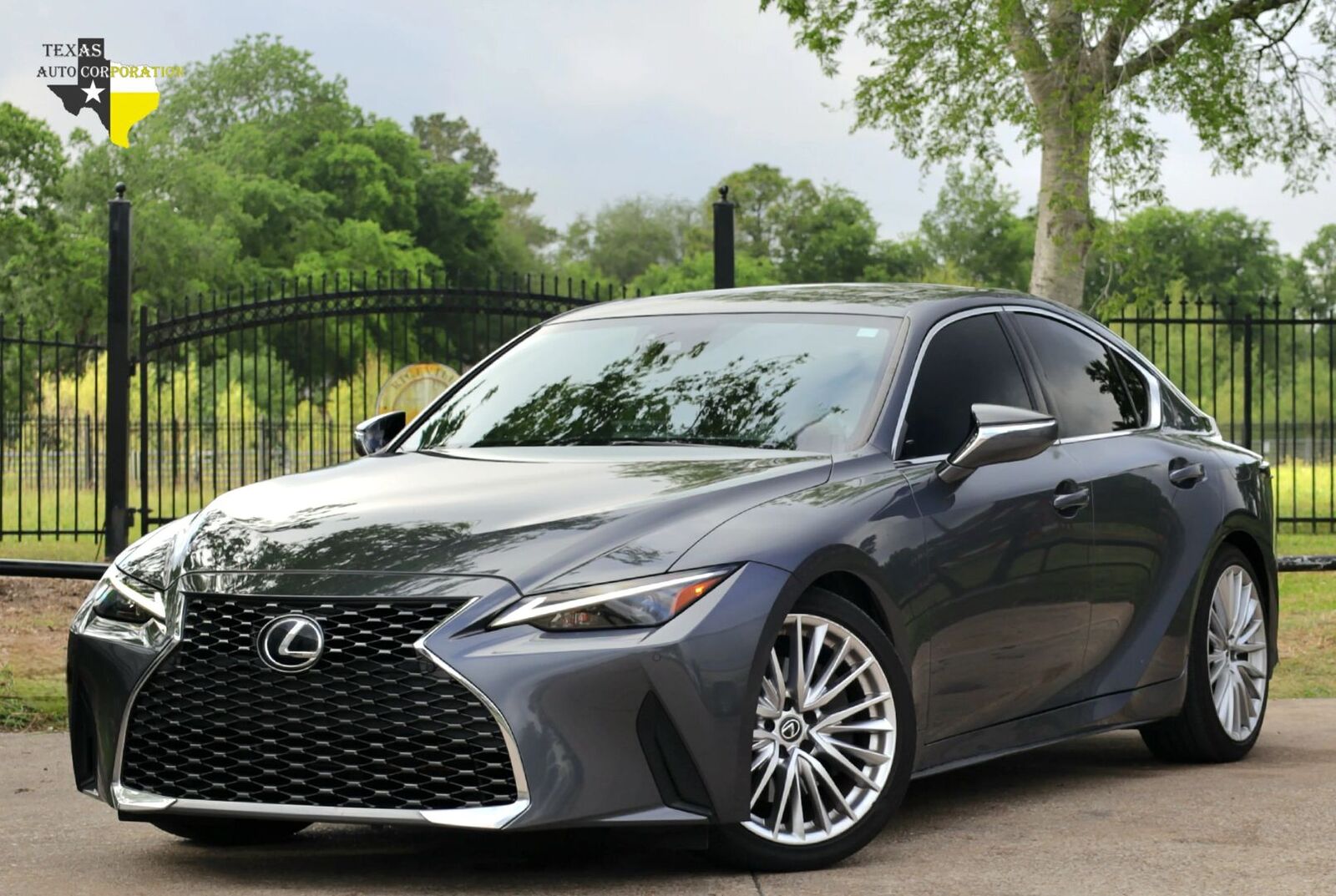 2022 LEXUS IS