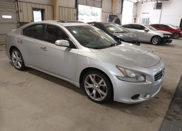 2012 NISSAN Maxima
