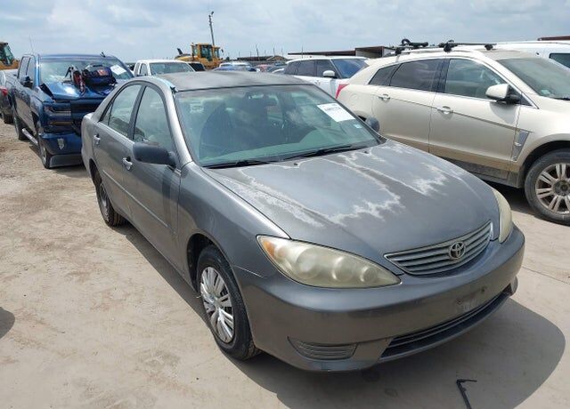 2005 TOYOTA Camry