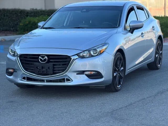 2017 MAZDA Mazda3