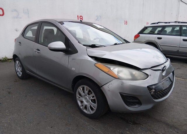 2013 MAZDA Mazda2