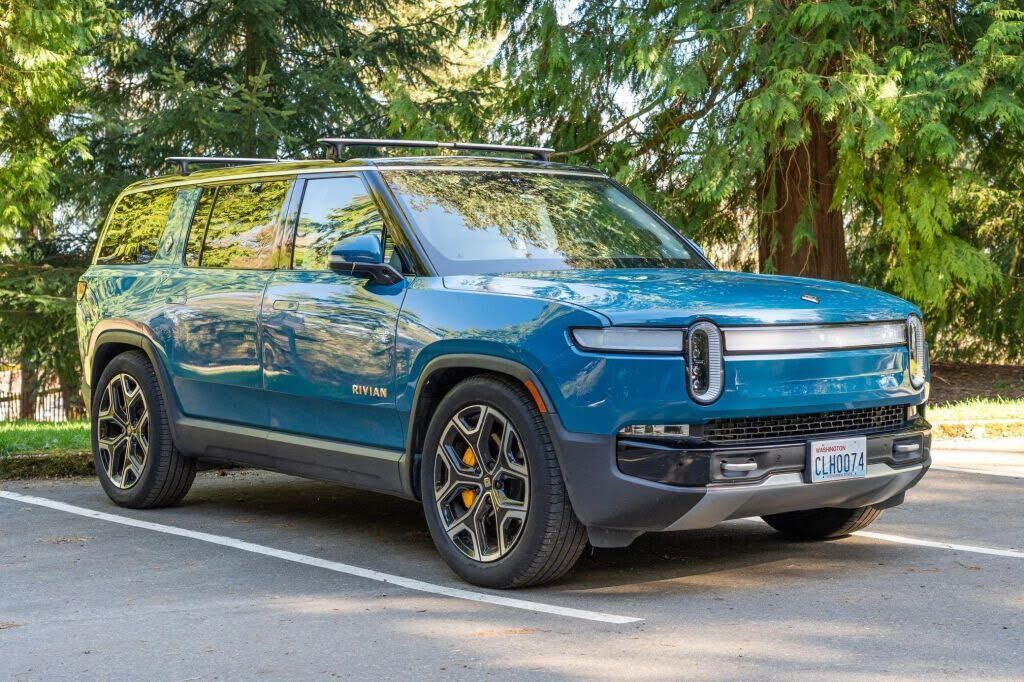 2024 RIVIAN R1S