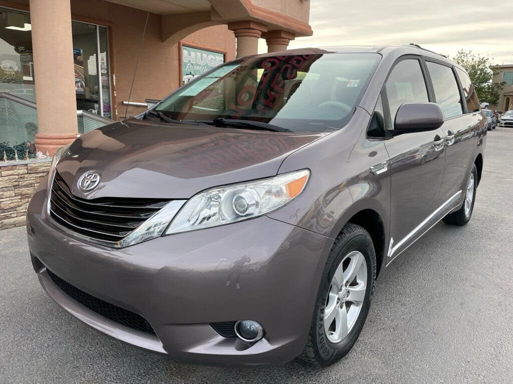 2013 TOYOTA Sienna