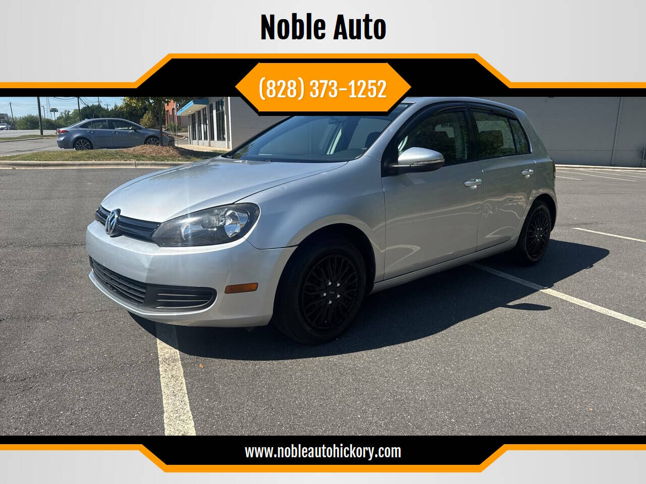2011 VOLKSWAGEN Golf