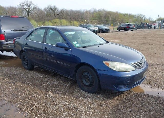 2005 TOYOTA Camry
