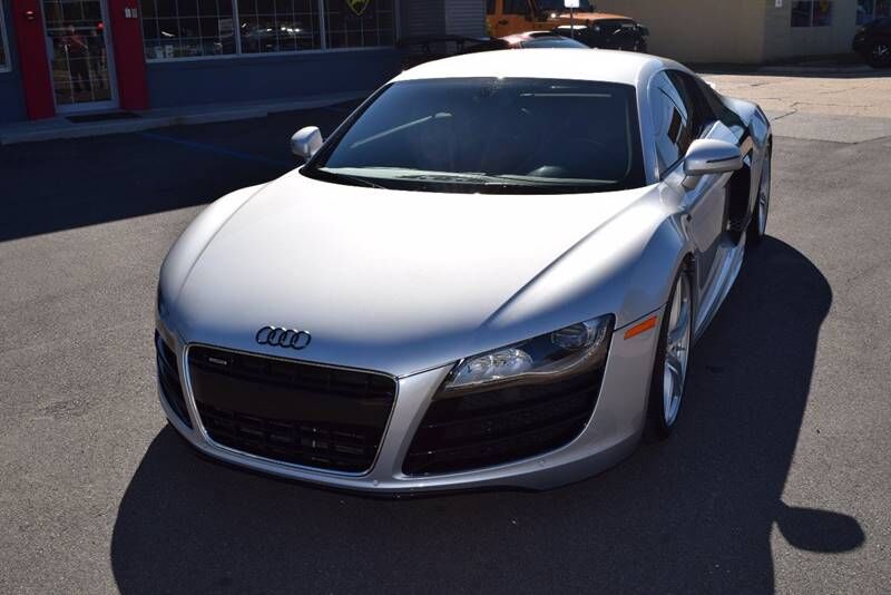 2010 AUDI R8