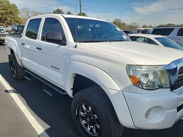 2011 TOYOTA Tacoma
