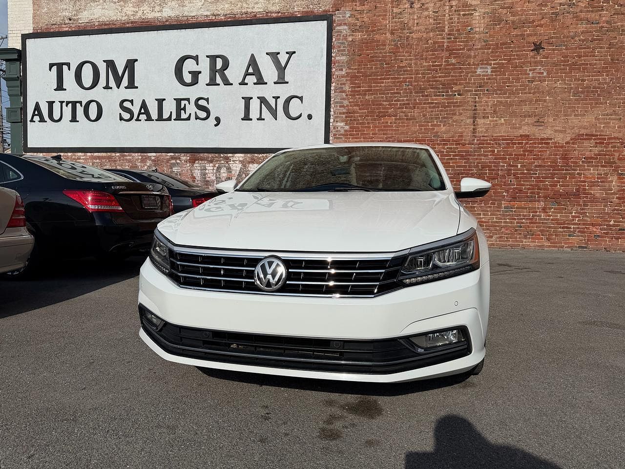 2017 VOLKSWAGEN Passat