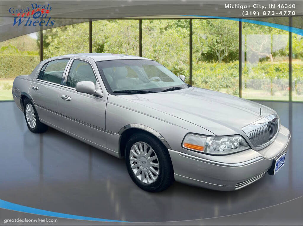 2005 LINCOLN Town Car