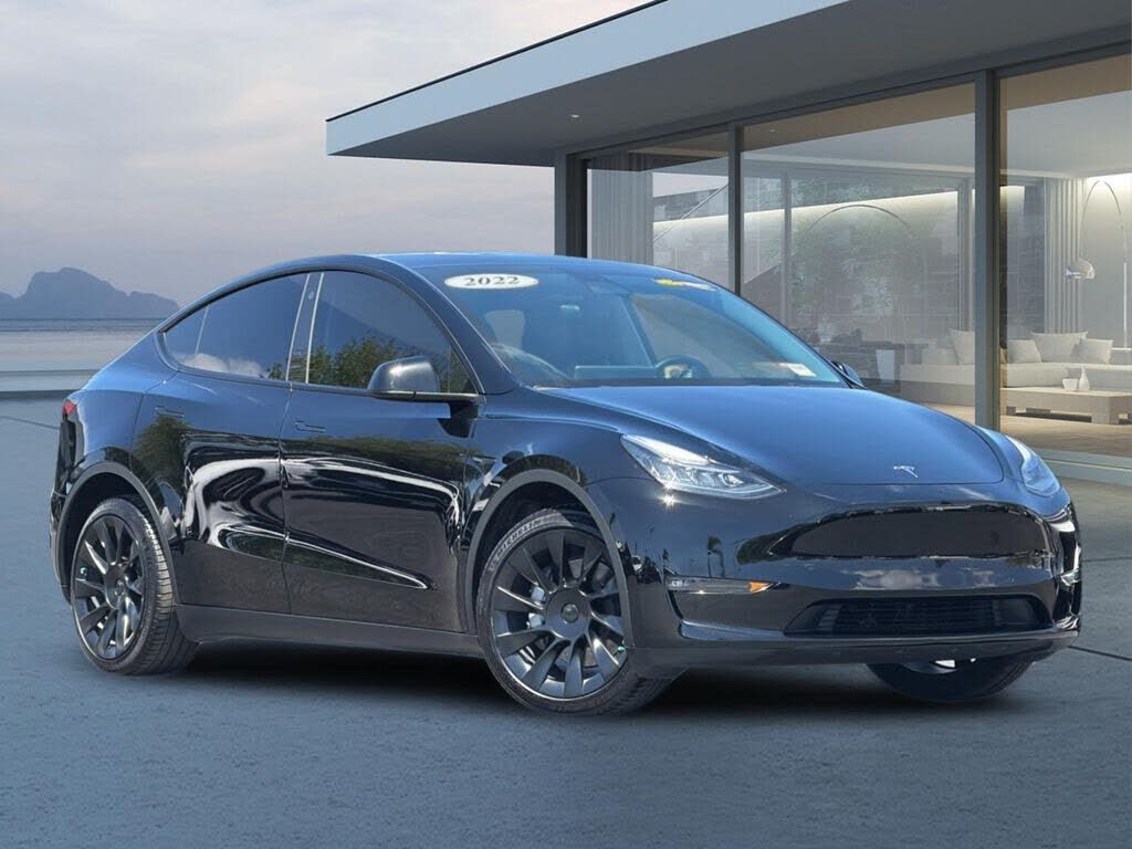 2022 TESLA Model Y