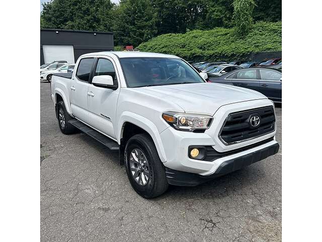 2017 TOYOTA Tacoma