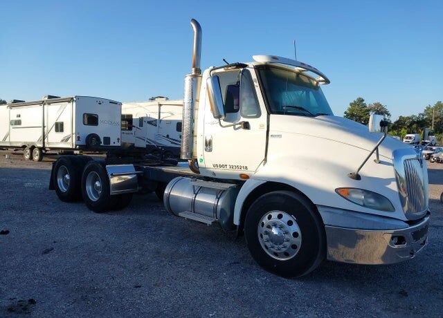 2013 INTERNATIONAL LF677