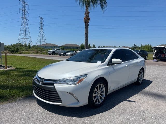 2017 TOYOTA Camry