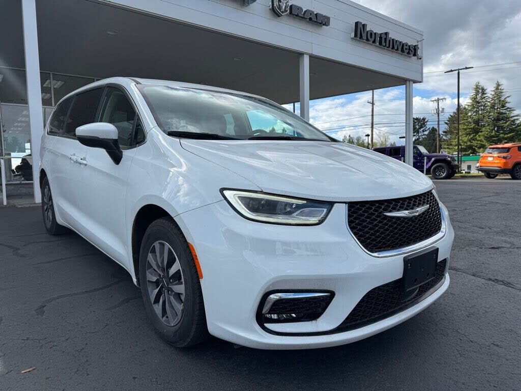 2023 CHRYSLER Pacifica