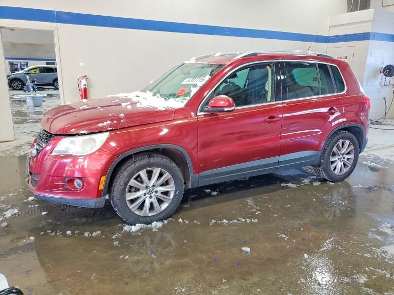 2009 VOLKSWAGEN Tiguan