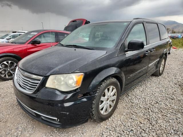 2013 CHRYSLER Town and Country