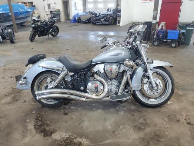 2005 HONDA VTX