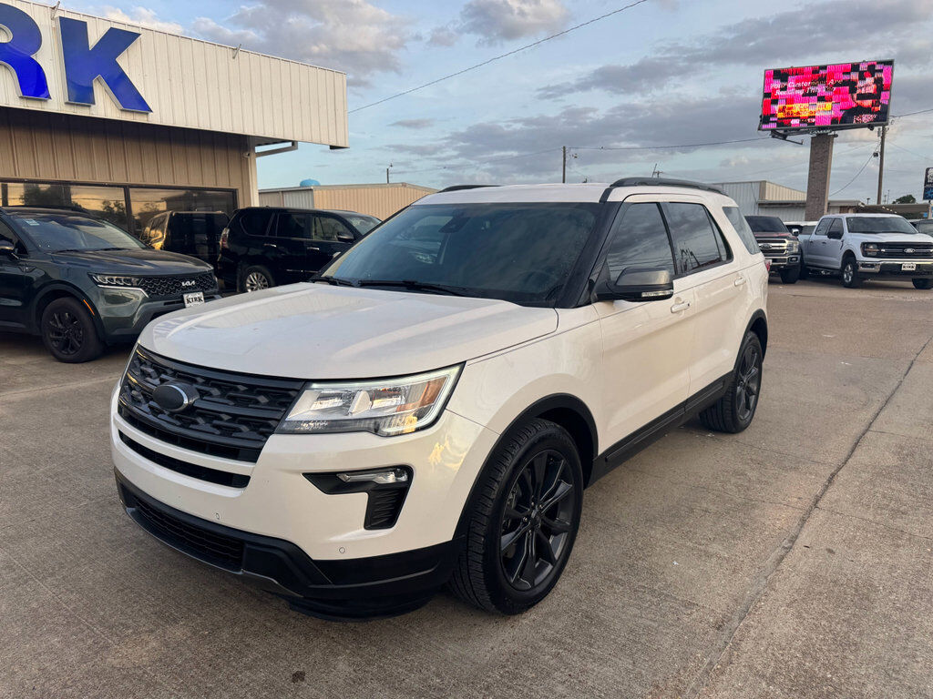 2018 FORD Explorer