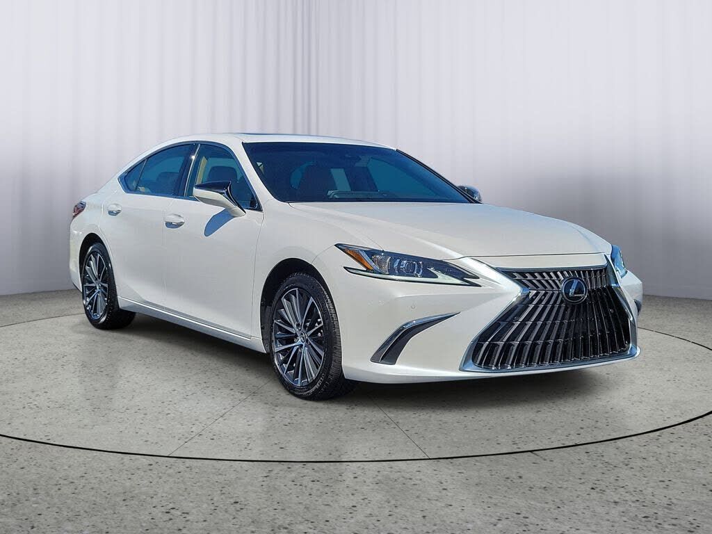 2025 LEXUS ES