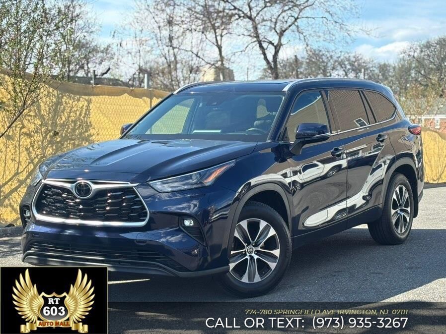 2022 TOYOTA Highlander