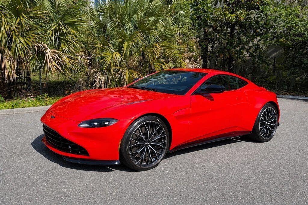 2022 ASTON MARTIN Vantage