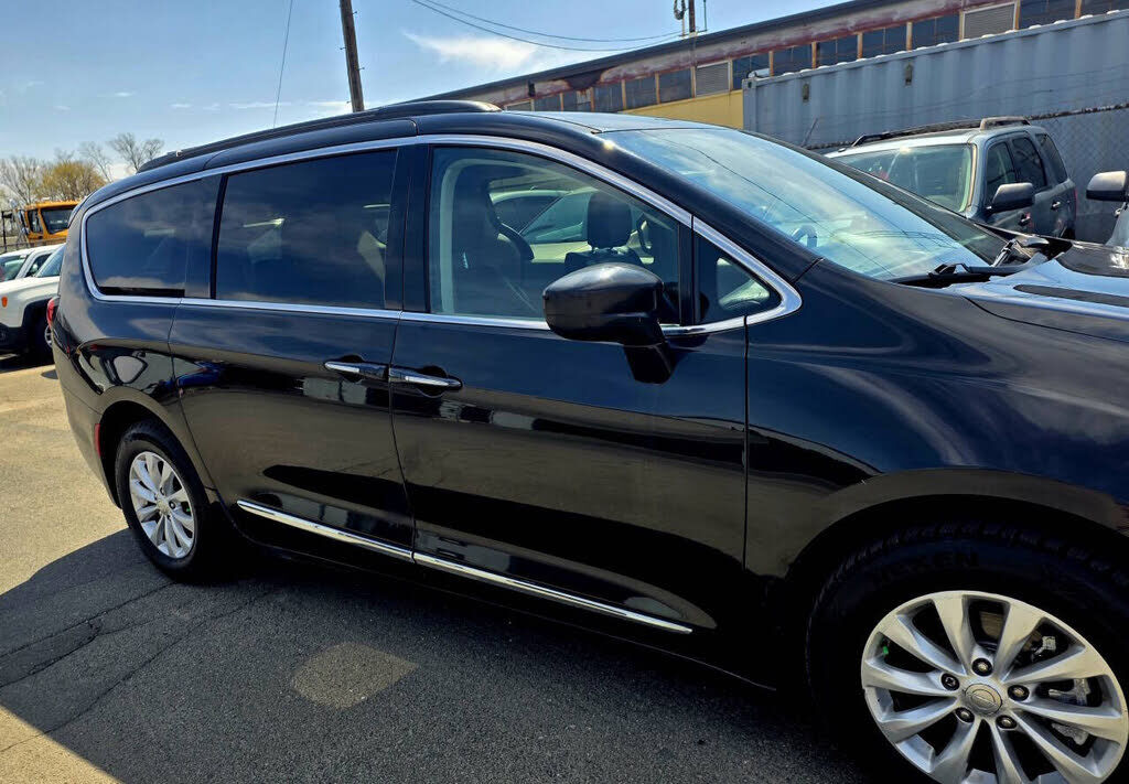 2017 CHRYSLER Pacifica