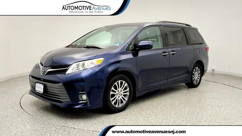 2020 TOYOTA Sienna