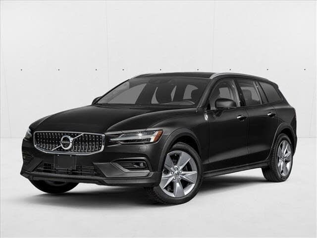 2022 VOLVO V60CC