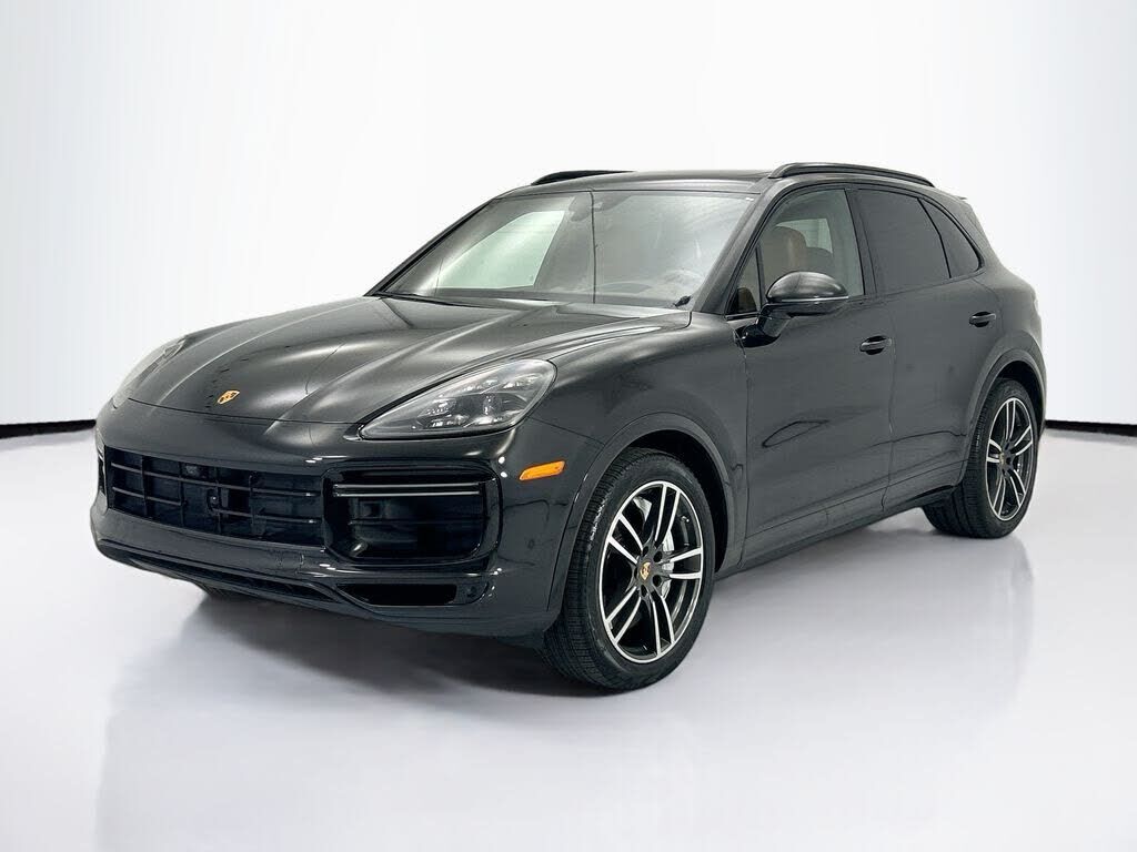 2023 PORSCHE Cayenne