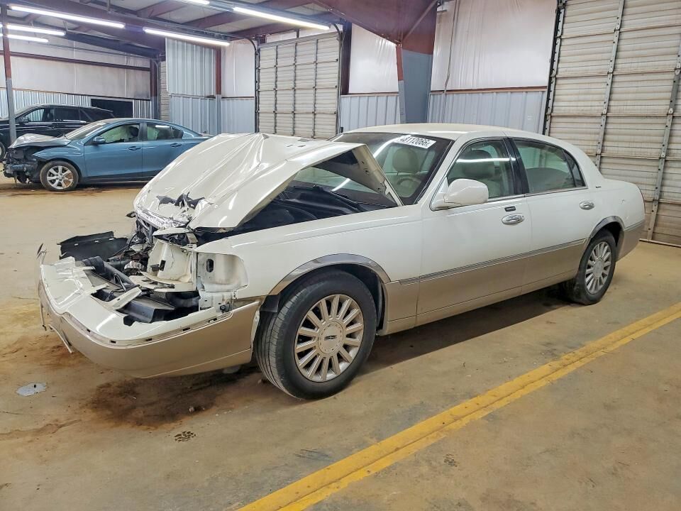 2004 LINCOLN Town Car