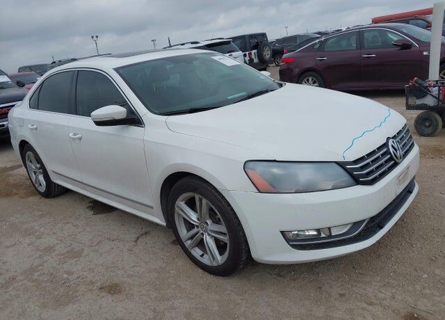 2013 VOLKSWAGEN Passat