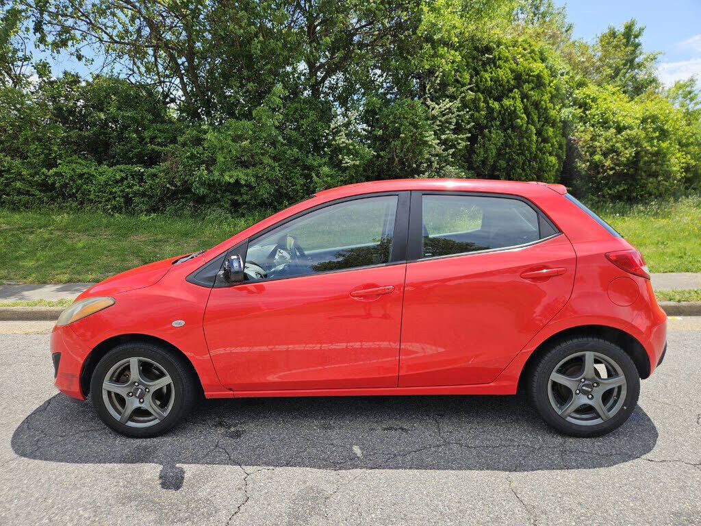 2013 MAZDA Mazda2