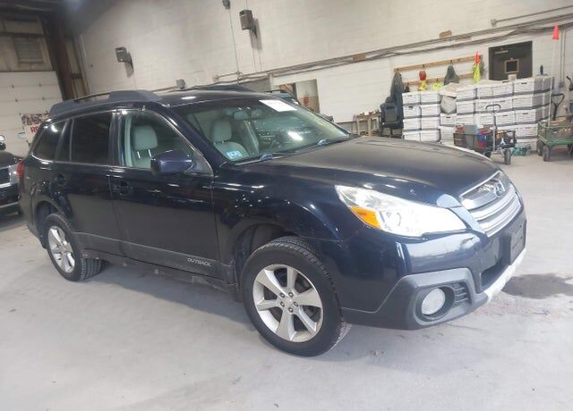 2014 SUBARU Outback