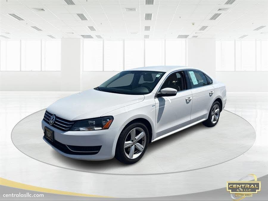 2014 VOLKSWAGEN Passat