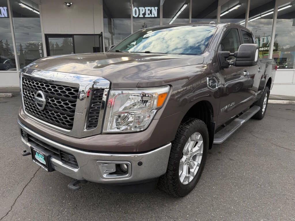 2017 NISSAN Titan