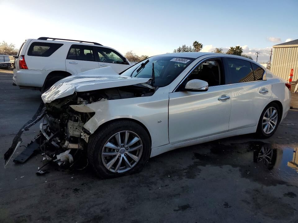 2015 INFINITI Q50