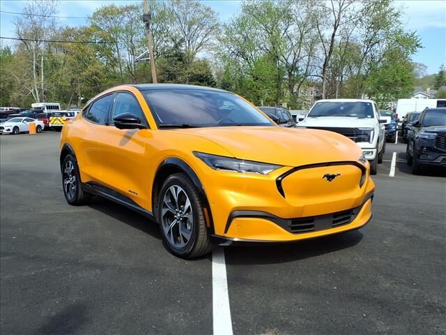 2022 FORD Mach-E