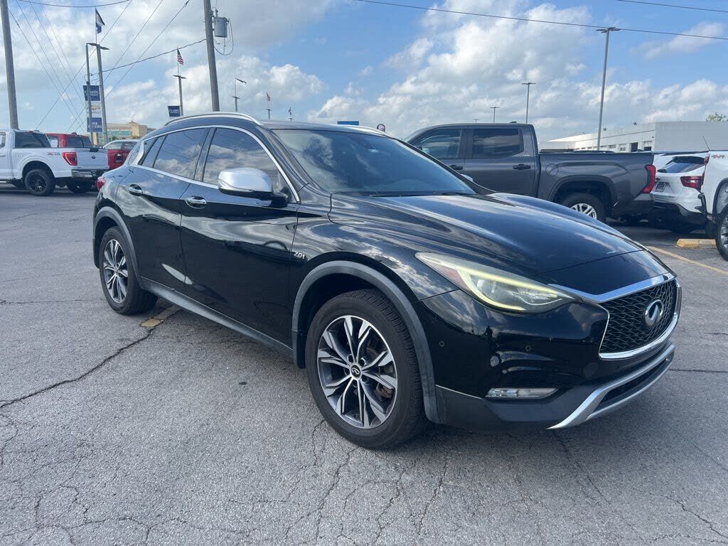 2017 INFINITI QX30