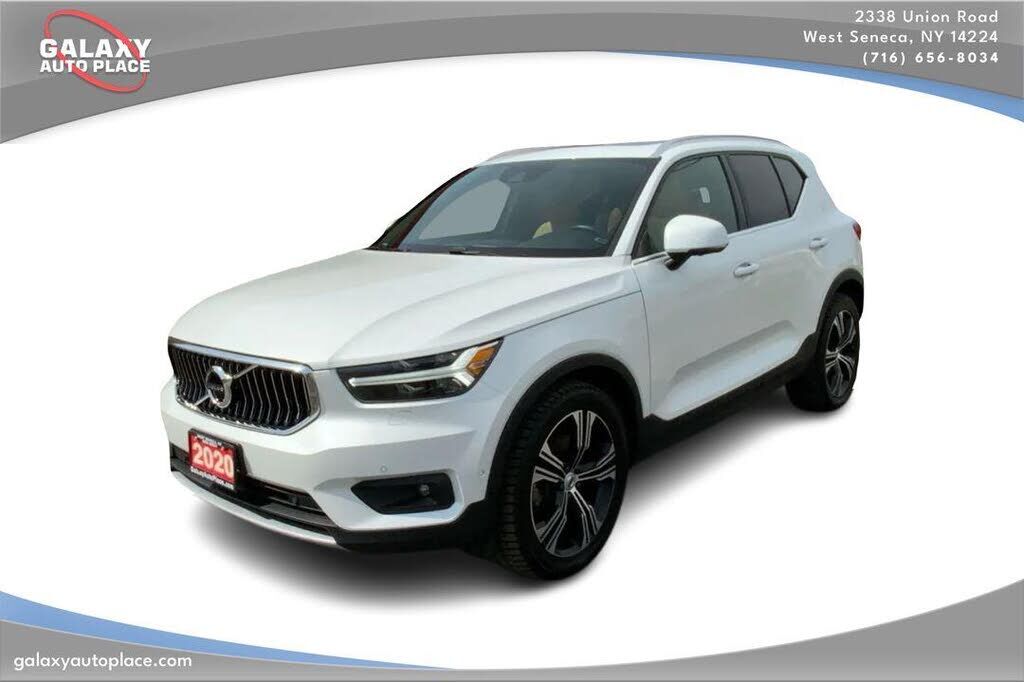 2020 VOLVO XC40