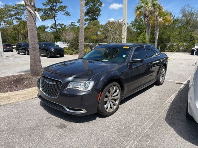 2019 CHRYSLER 300