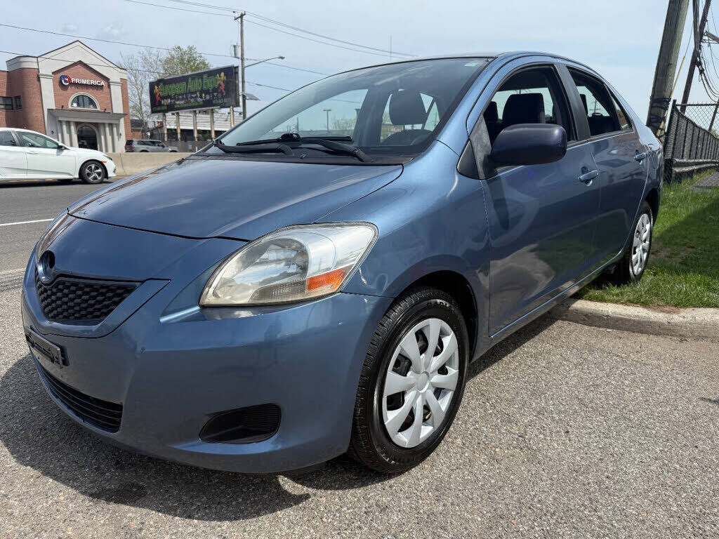 2012 TOYOTA Yaris
