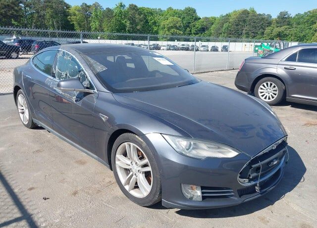 2015 TESLA Model S